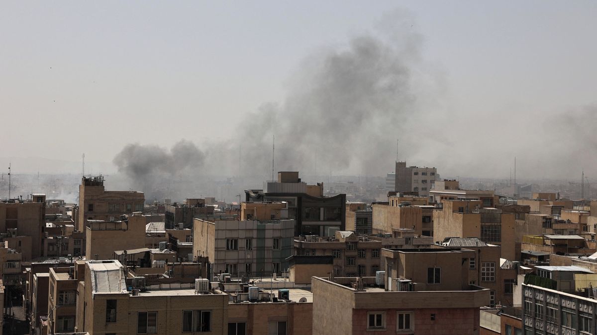 „Obrovské riziko globálních otřesů.“ Čeští politici reagují na útok na Írán